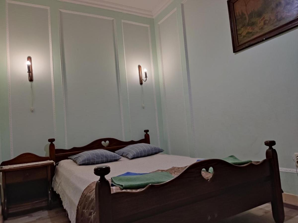 Готель-Маєток Lipiny Ngoại thất bức ảnh